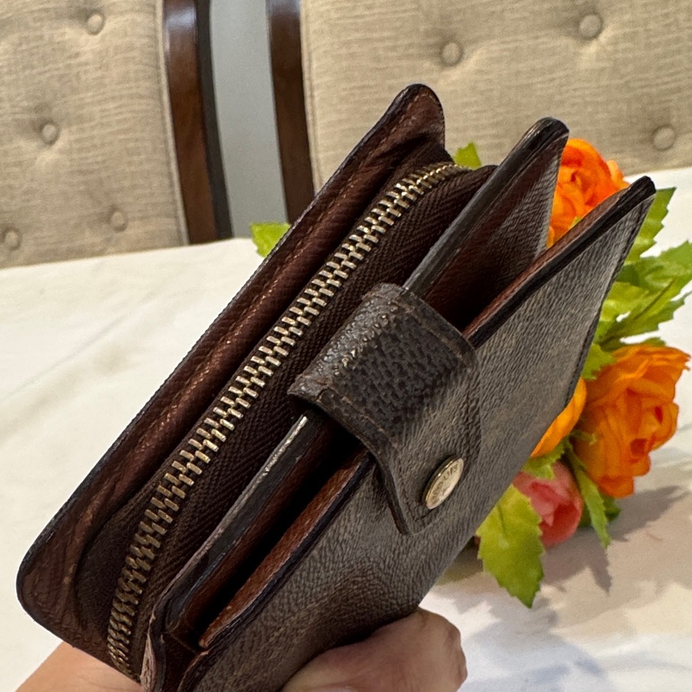 Authentic Louis Vuitton Compact Wallet - Picture 5 of 11